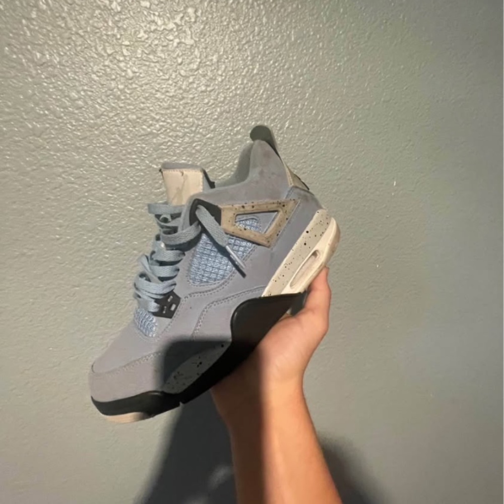 Size 8 unc Jordan 4